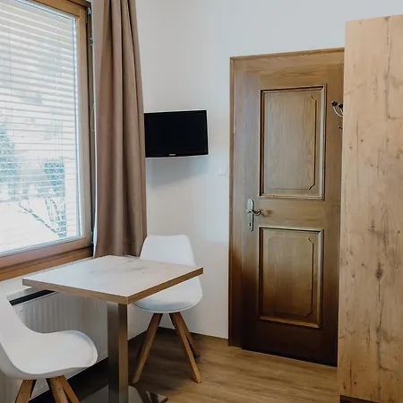 فندق Restaurant Platzer Gmünd